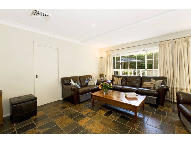 40 KELVIN ROAD, St Ives NSW 2075