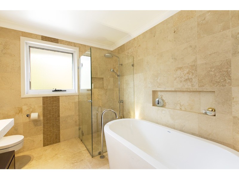 40 KELVIN ROAD, St Ives NSW 2075