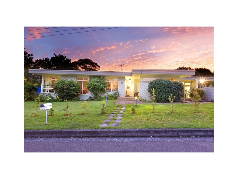 15 MOORHOUSE AVENUE, St Ives NSW 2075