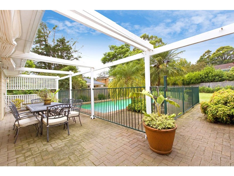 3  GARRICK ROAD, St Ives NSW 2075