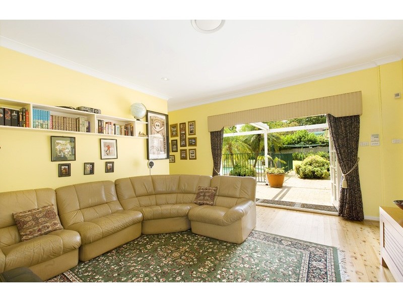 3  GARRICK ROAD, St Ives NSW 2075