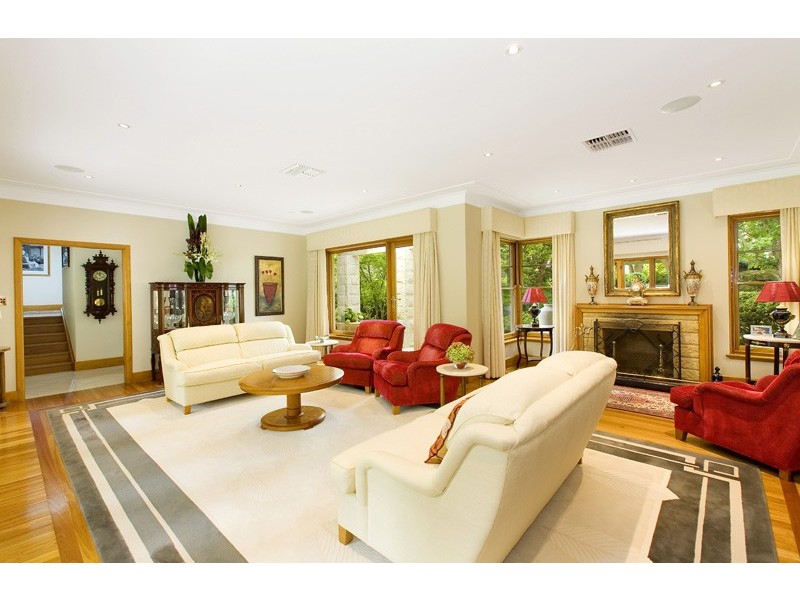 40 FLINDERS AVENUE, St Ives NSW 2075