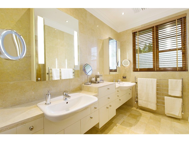 40 FLINDERS AVENUE, St Ives NSW 2075