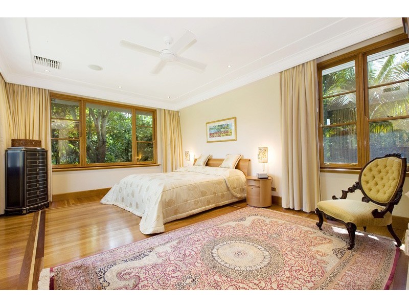 40 FLINDERS AVENUE, St Ives NSW 2075