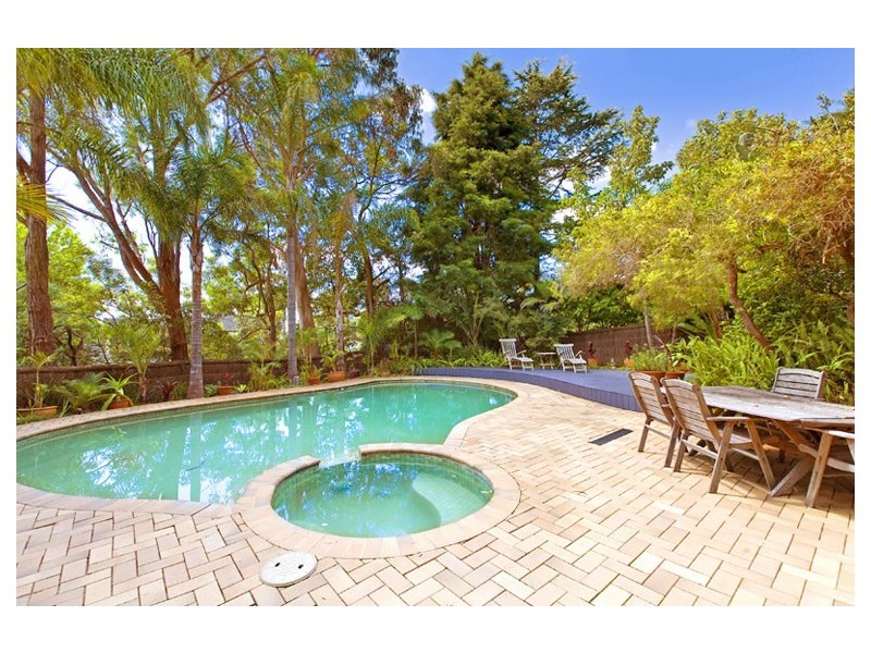 8 OTAKI PLACE, St Ives NSW 2075
