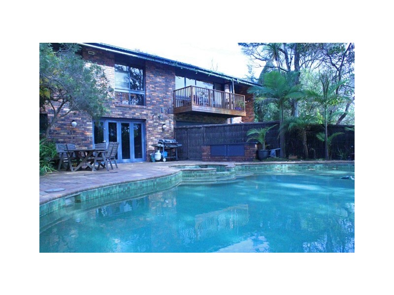 8 OTAKI PLACE, St Ives NSW 2075