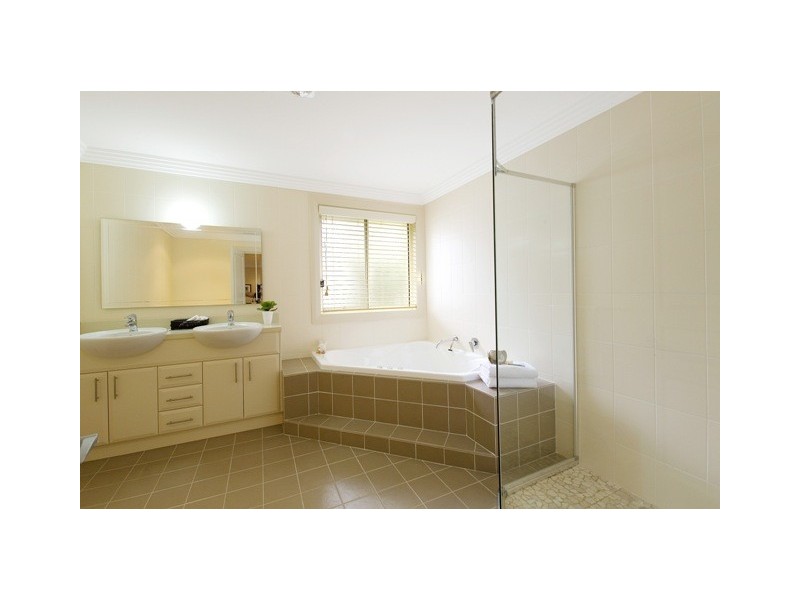 5 SHANNON STREET, St Ives NSW 2075