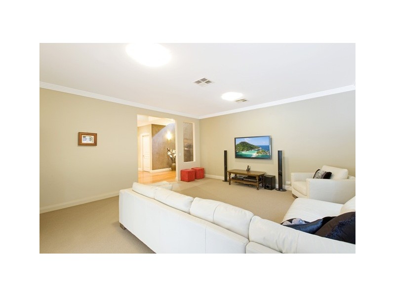 5 SHANNON STREET, St Ives NSW 2075