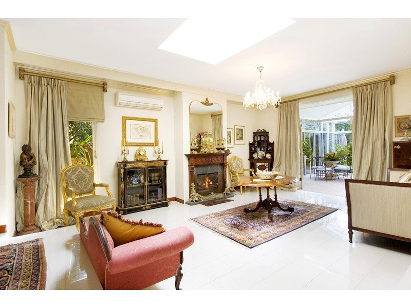 86 EASTERN ARTERIAL ROAD, St Ives NSW 2075