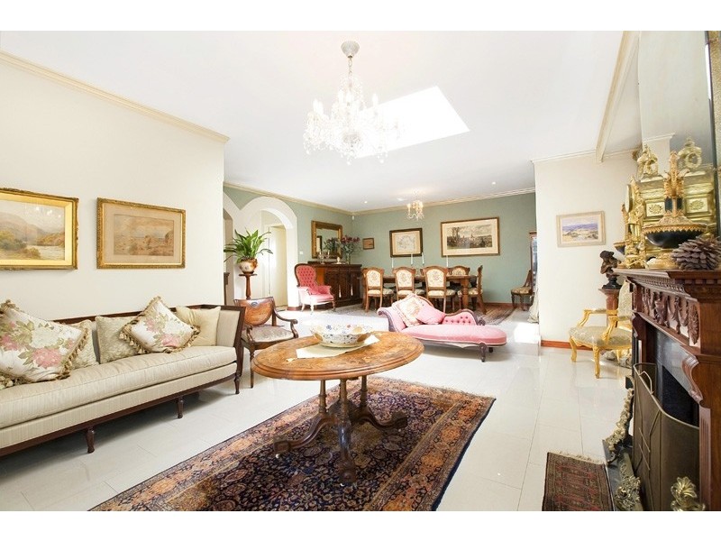 86 EASTERN ARTERIAL ROAD, St Ives NSW 2075