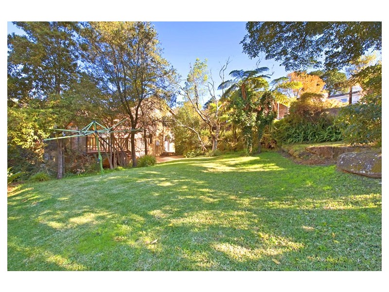 27 BURDEKIN CRESCENT, St Ives NSW 2075