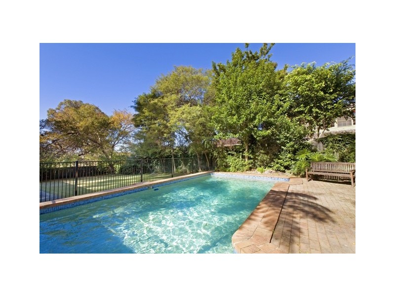 19 NICHOLSON AVENUE, St Ives NSW 2075