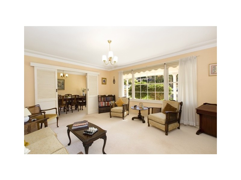 19 NICHOLSON AVENUE, St Ives NSW 2075