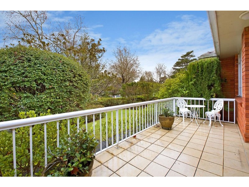 15 WARRABINA AVENUE, St Ives NSW 2075