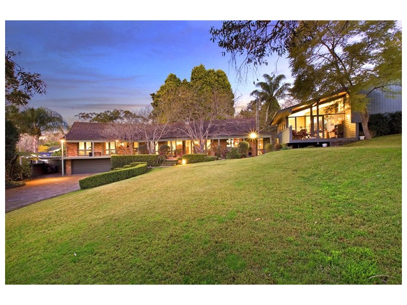 11 WAIPORI STREET, St Ives NSW 2075