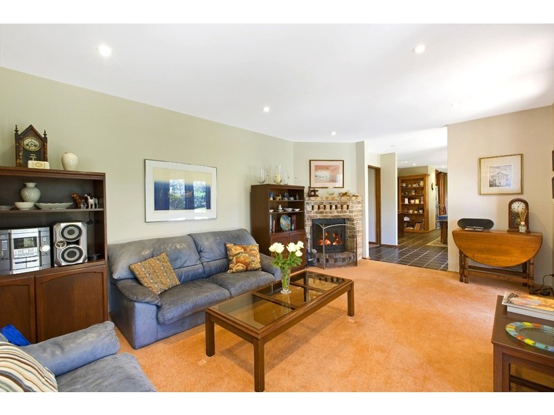 11 WAIPORI STREET, St Ives NSW 2075