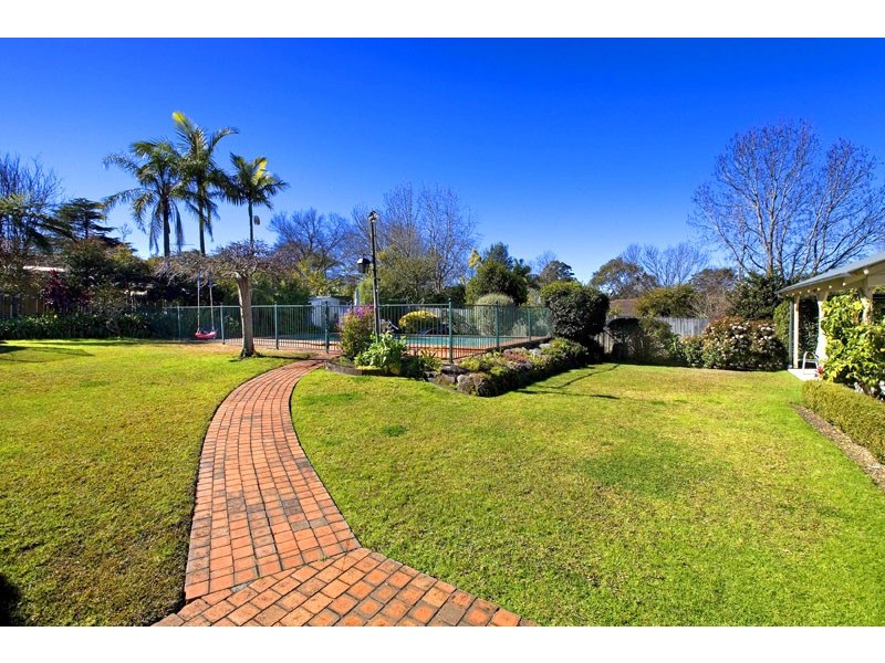 6 CRANFORD AVENUE, St Ives NSW 2075