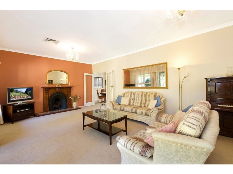 6 CRANFORD AVENUE, St Ives NSW 2075