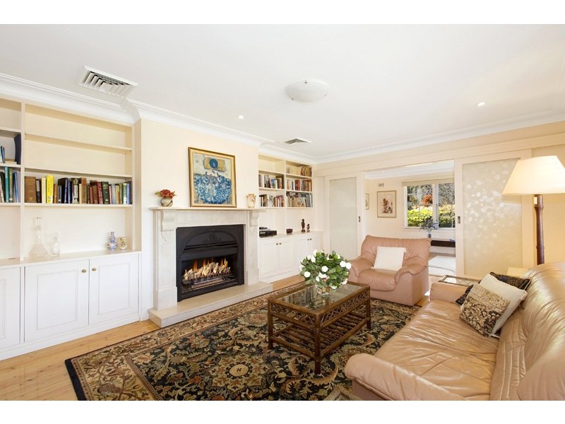 1 WEMBURY ROAD, St Ives NSW 2075