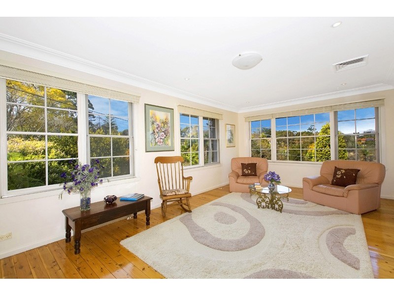 1 WEMBURY ROAD, St Ives NSW 2075