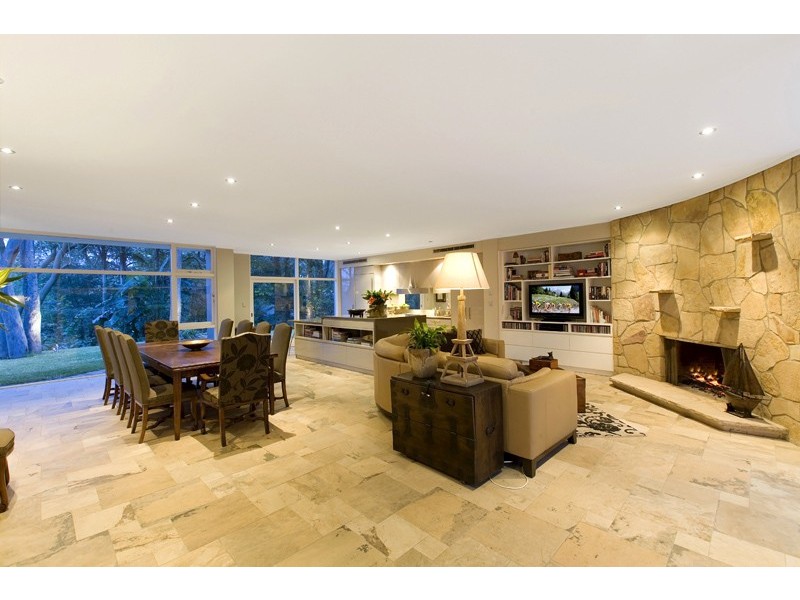 25 EASTERN ARTERIAL ROAD, St Ives NSW 2075