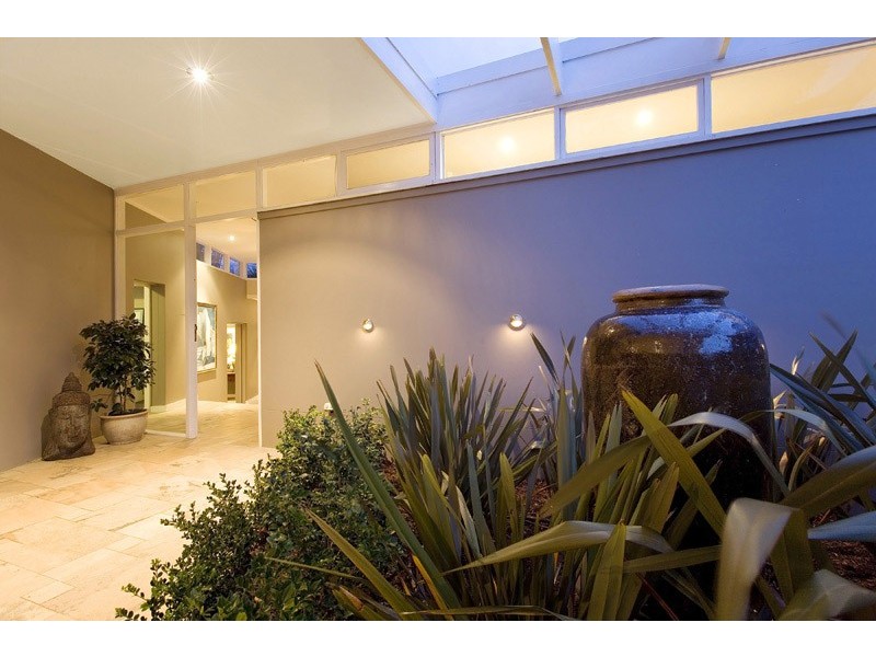 25 EASTERN ARTERIAL ROAD, St Ives NSW 2075