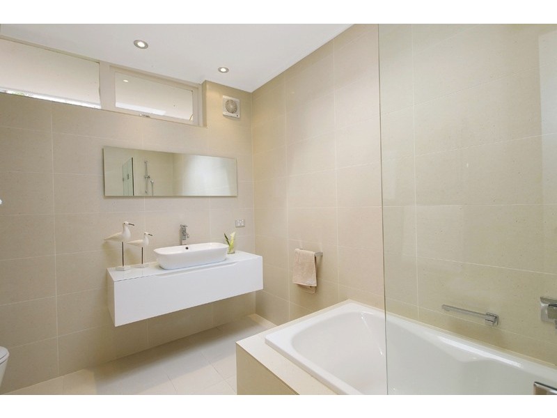 25 EASTERN ARTERIAL ROAD, St Ives NSW 2075