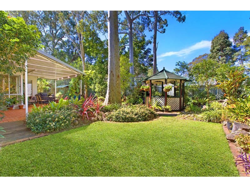 10 CATES PLACE, St Ives NSW 2075