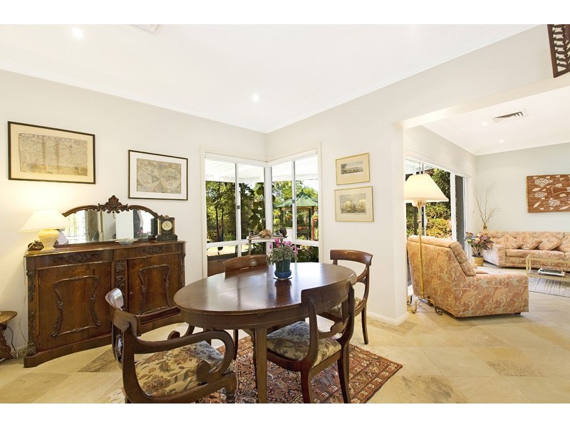 10 CATES PLACE, St Ives NSW 2075