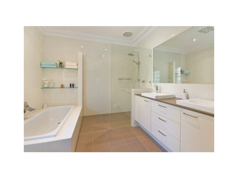 105 MERRIVALE LANE, Turramurra NSW 2074