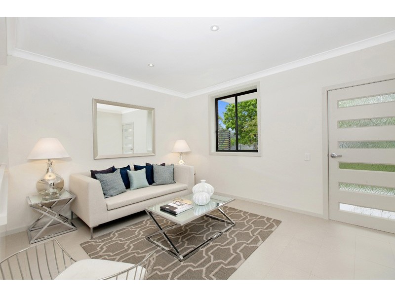 1/6 SHINFIELD AVENUE, St Ives NSW 2075