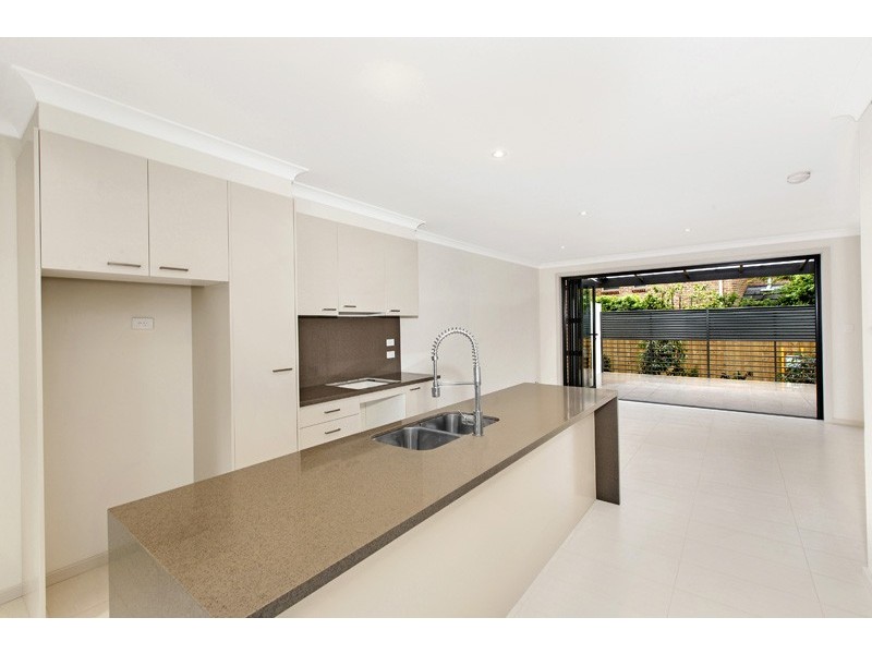 10/6 SHINFIELD AVENUE, St Ives NSW 2075