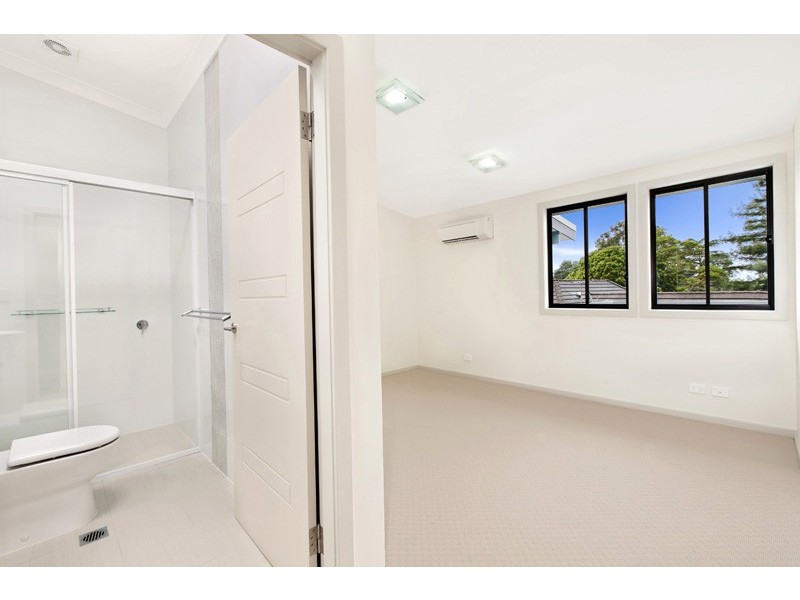 10/6 SHINFIELD AVENUE, St Ives NSW 2075