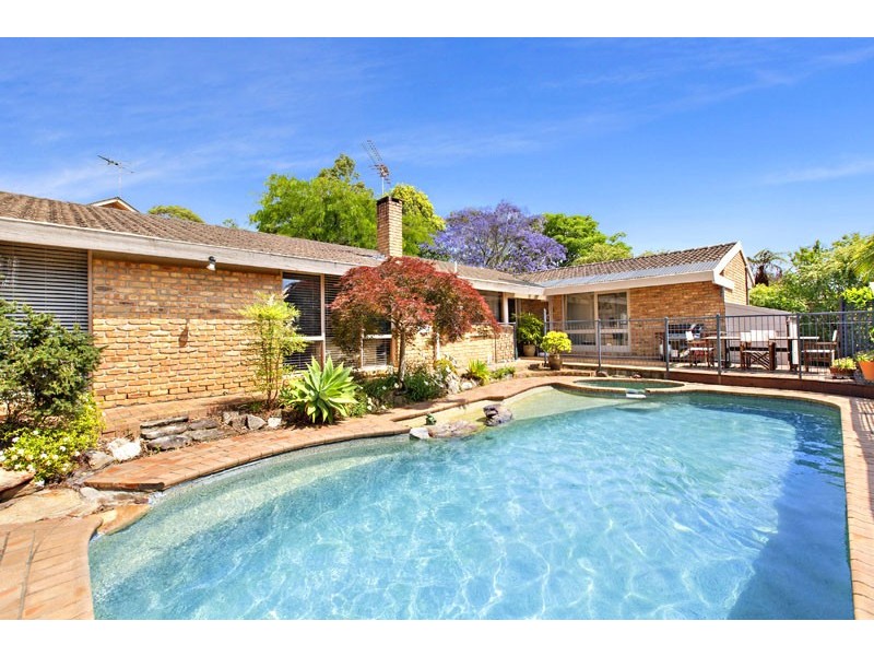 52 DALTON ROAD, St Ives NSW 2075