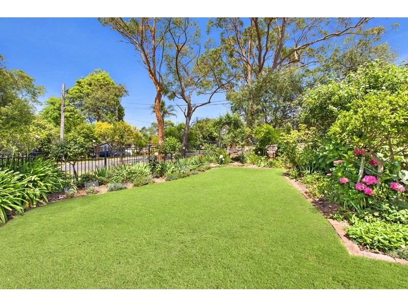 52 DALTON ROAD, St Ives NSW 2075