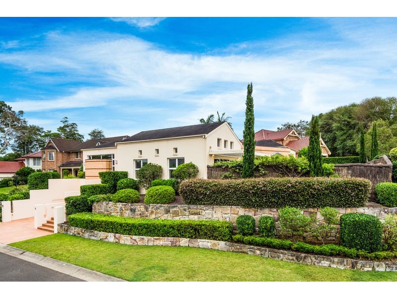 6 THE CLOISTERS, St Ives NSW 2075