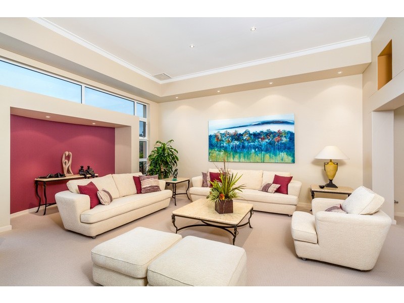 6 THE CLOISTERS, St Ives NSW 2075