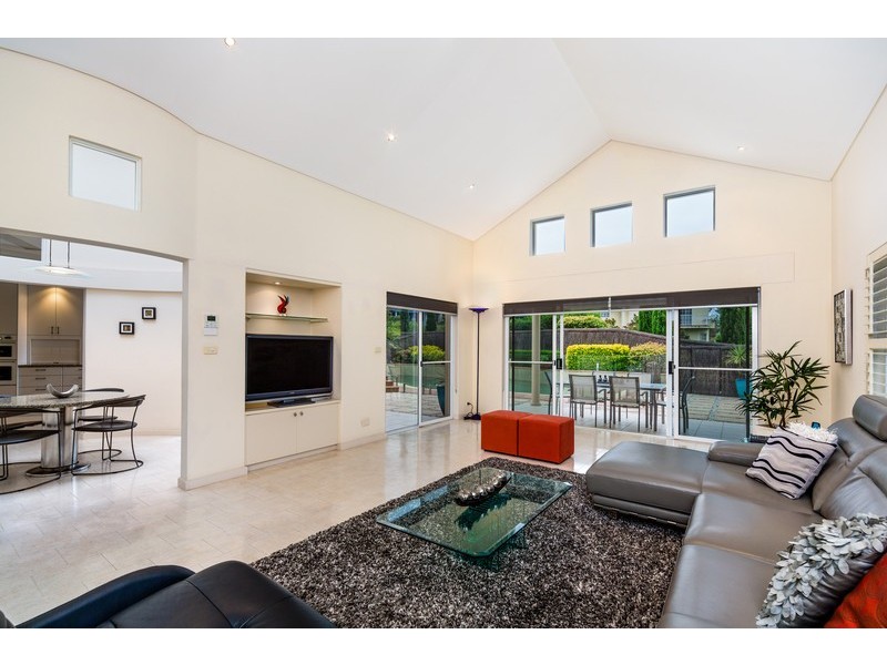 6 THE CLOISTERS, St Ives NSW 2075
