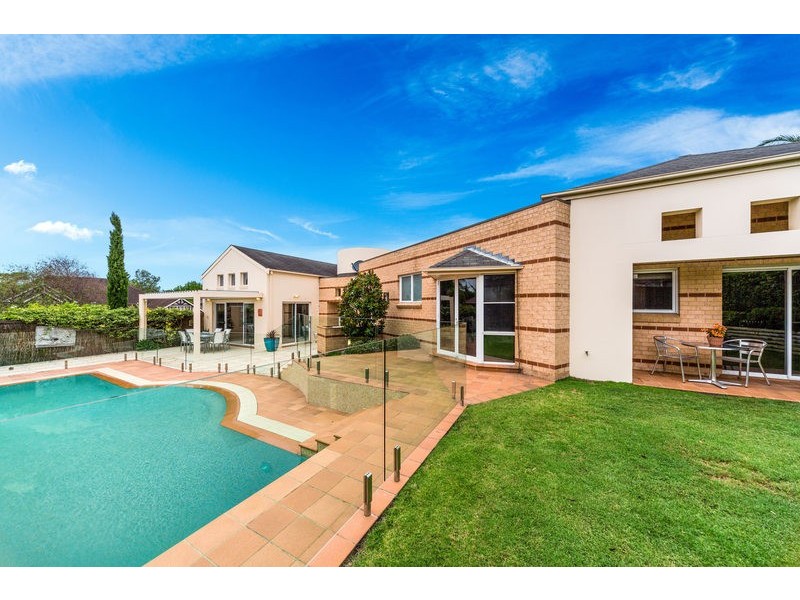 6 THE CLOISTERS, St Ives NSW 2075