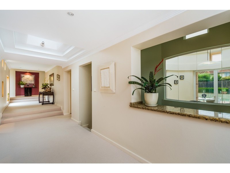 6 THE CLOISTERS, St Ives NSW 2075