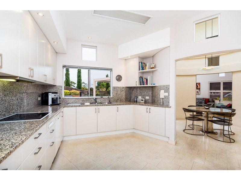 6 THE CLOISTERS, St Ives NSW 2075