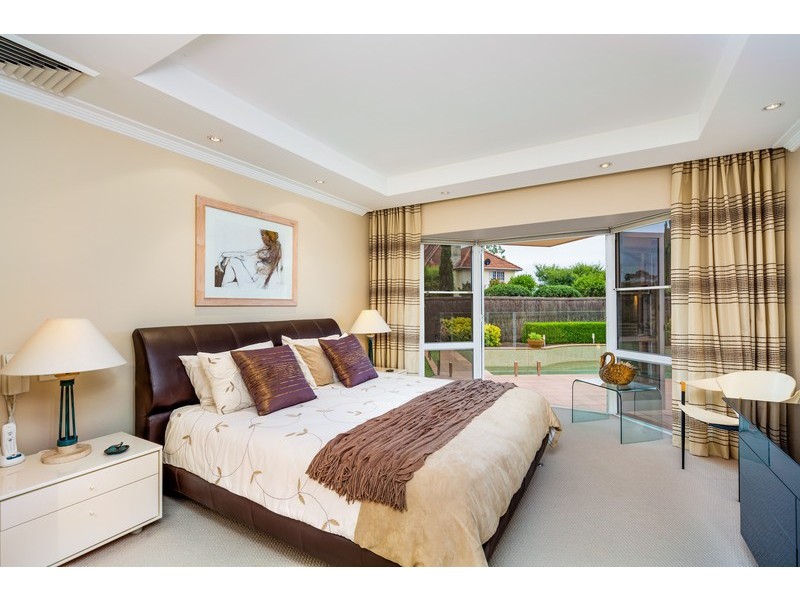 6 THE CLOISTERS, St Ives NSW 2075