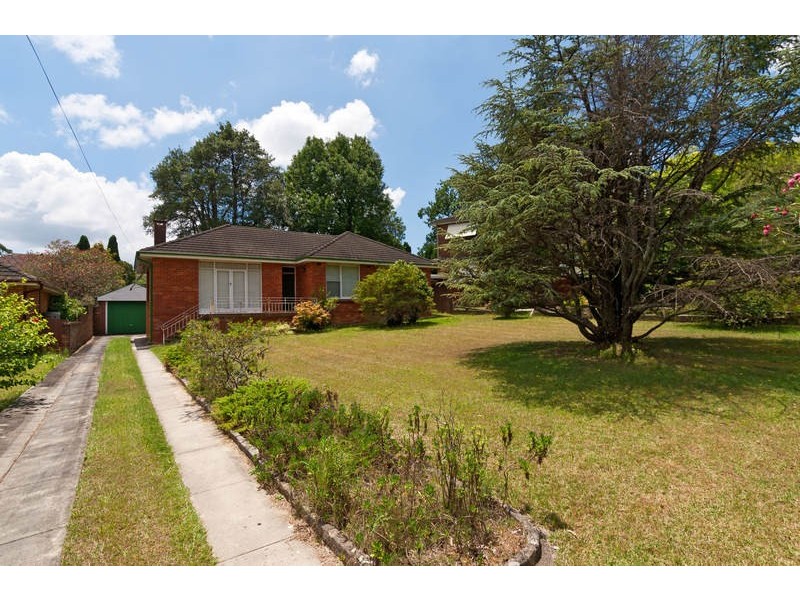 11 MUNGARRA AVENUE, St Ives NSW 2075