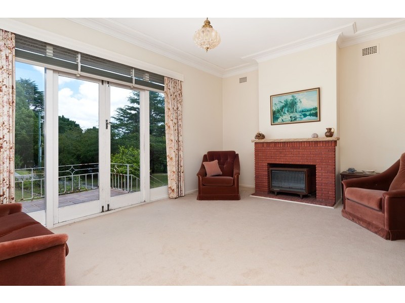 11 MUNGARRA AVENUE, St Ives NSW 2075