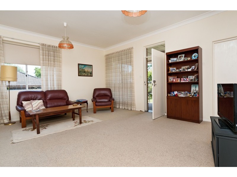 11 MUNGARRA AVENUE, St Ives NSW 2075