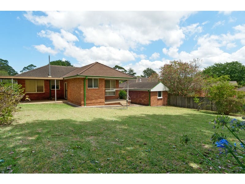 11 MUNGARRA AVENUE, St Ives NSW 2075