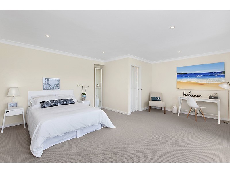 24 CAMBOURNE AVENUE, St Ives NSW 2075