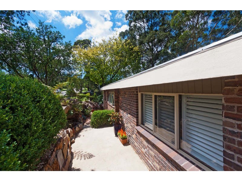 15 HUNTER AVENUE, St Ives NSW 2075