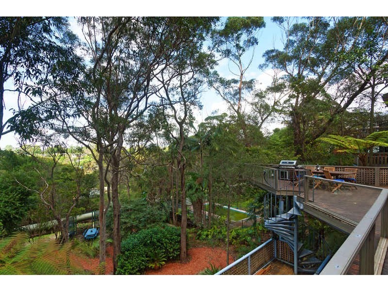 15 HUNTER AVENUE, St Ives NSW 2075
