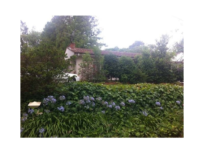 18 SHINFIELD AVENUE, St Ives NSW 2075